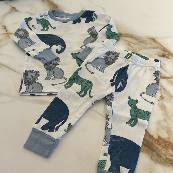 Carters set of 2 organic PJs - Picture 3 of 10
